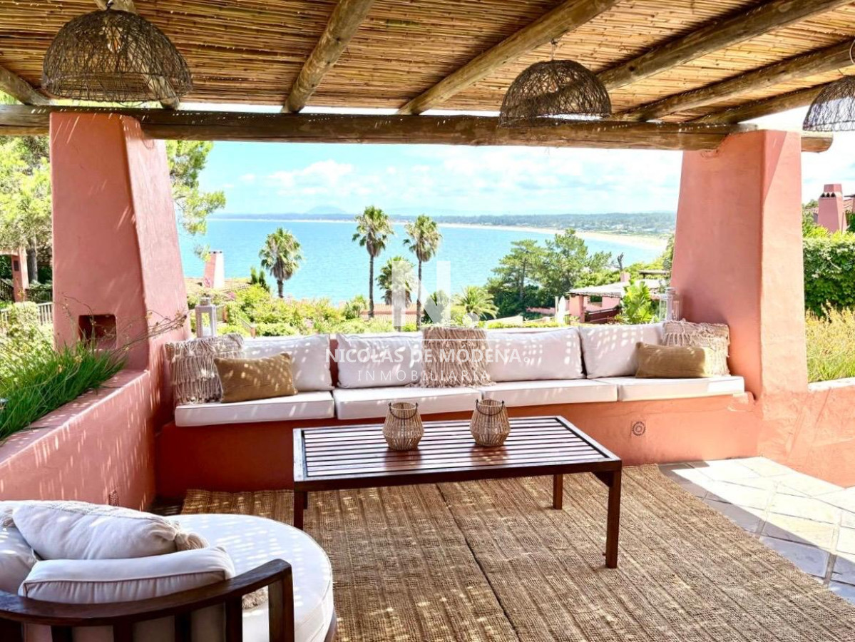 Departamento de 3 dormitorios en venta en Punta Ballena - NDM27018A