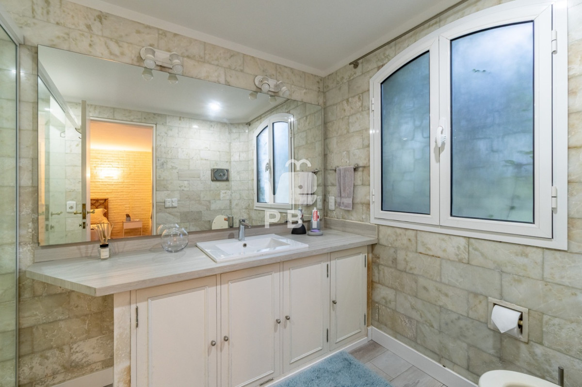 RVNQRUNUQUNVTEFSIENBU0EgRU4gWk9OQSBTSE9QUElORyAgLSBSZWYgOiBQQkkxNTQ5NA==