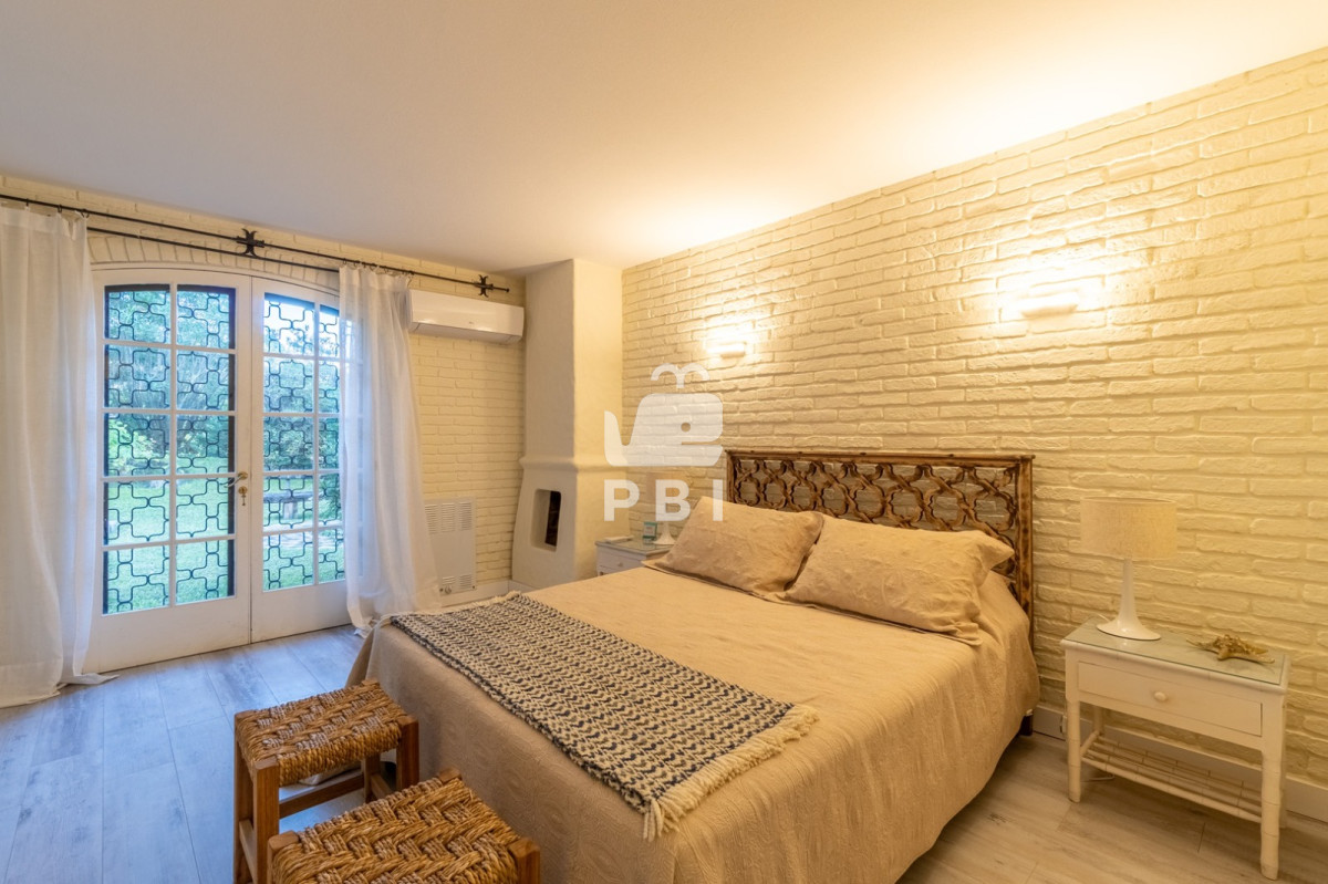 RVNQRUNUQUNVTEFSIENBU0EgRU4gWk9OQSBTSE9QUElORyAgLSBSZWYgOiBQQkkxNTQ5NA==