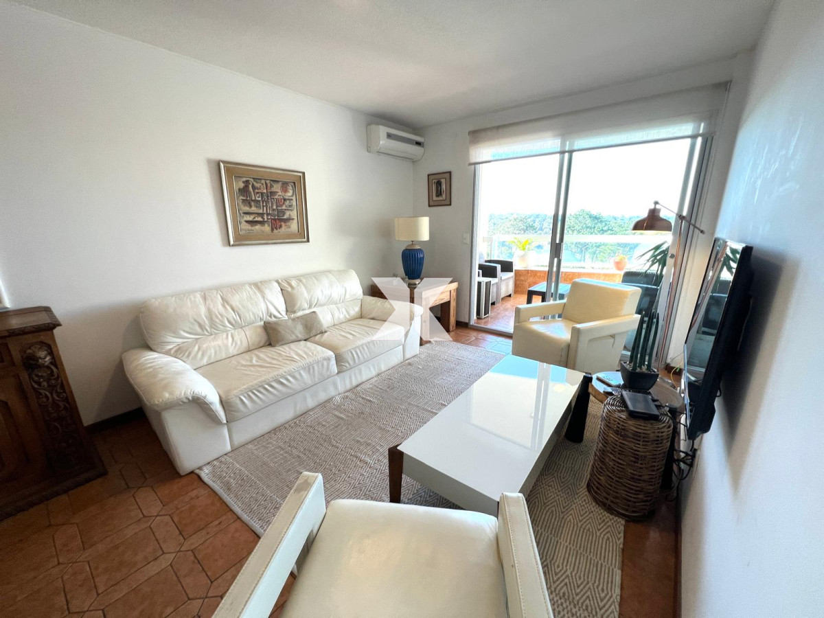 apartamento en venta zona shopping punta, 2 dormitorios y dependencia - XNA596A
