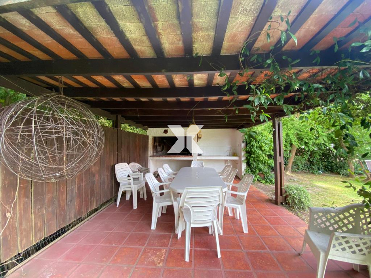 Casa ID.516 - LUGANO 5 DORMITORIOS 4 BAÑOS