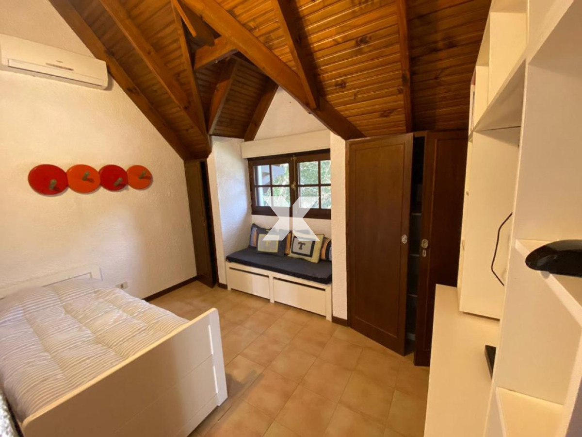 Casa ID.516 - LUGANO 5 DORMITORIOS 4 BAÑOS