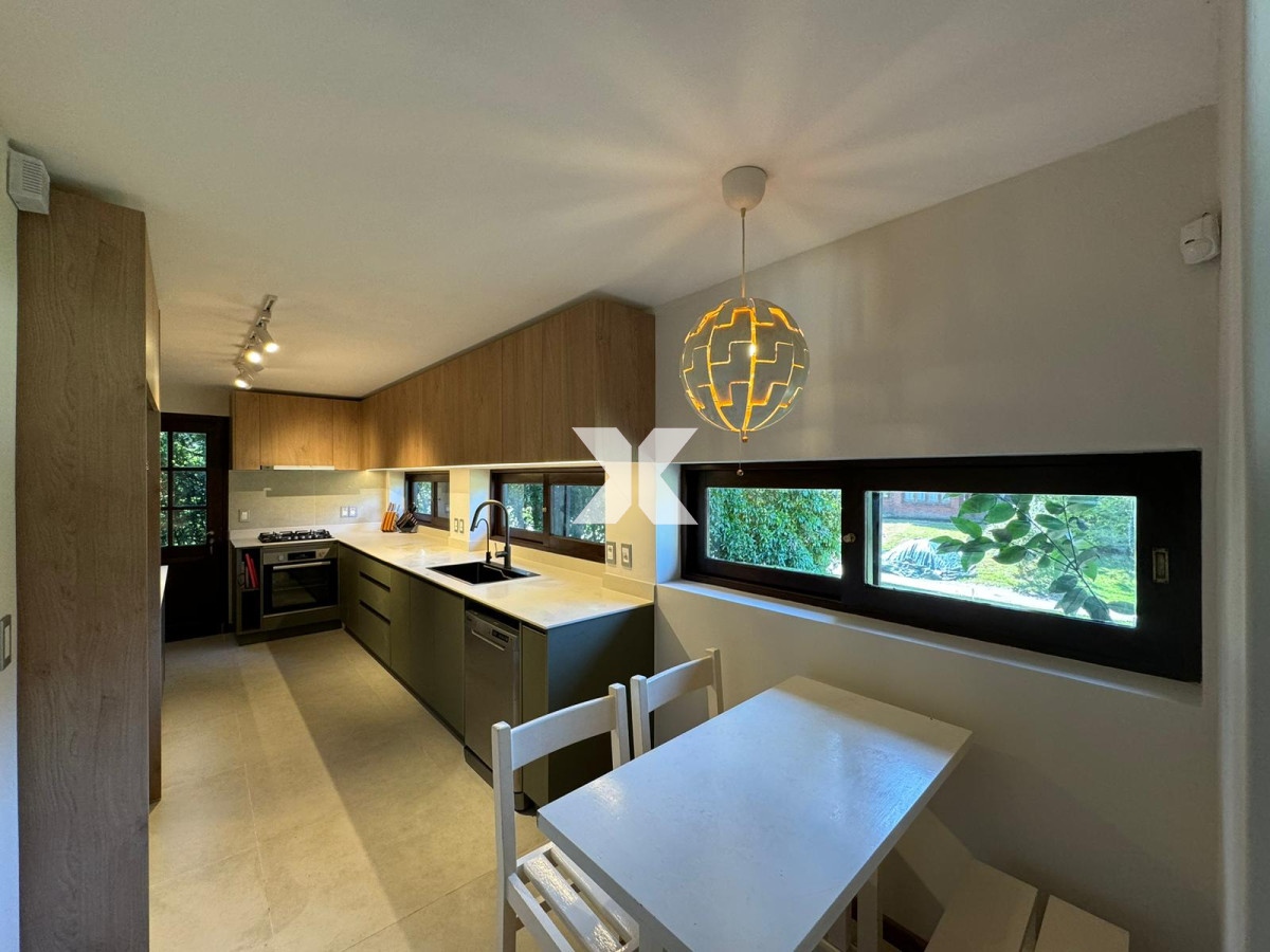 Casa ID.516 - LUGANO 5 DORMITORIOS 4 BAÑOS