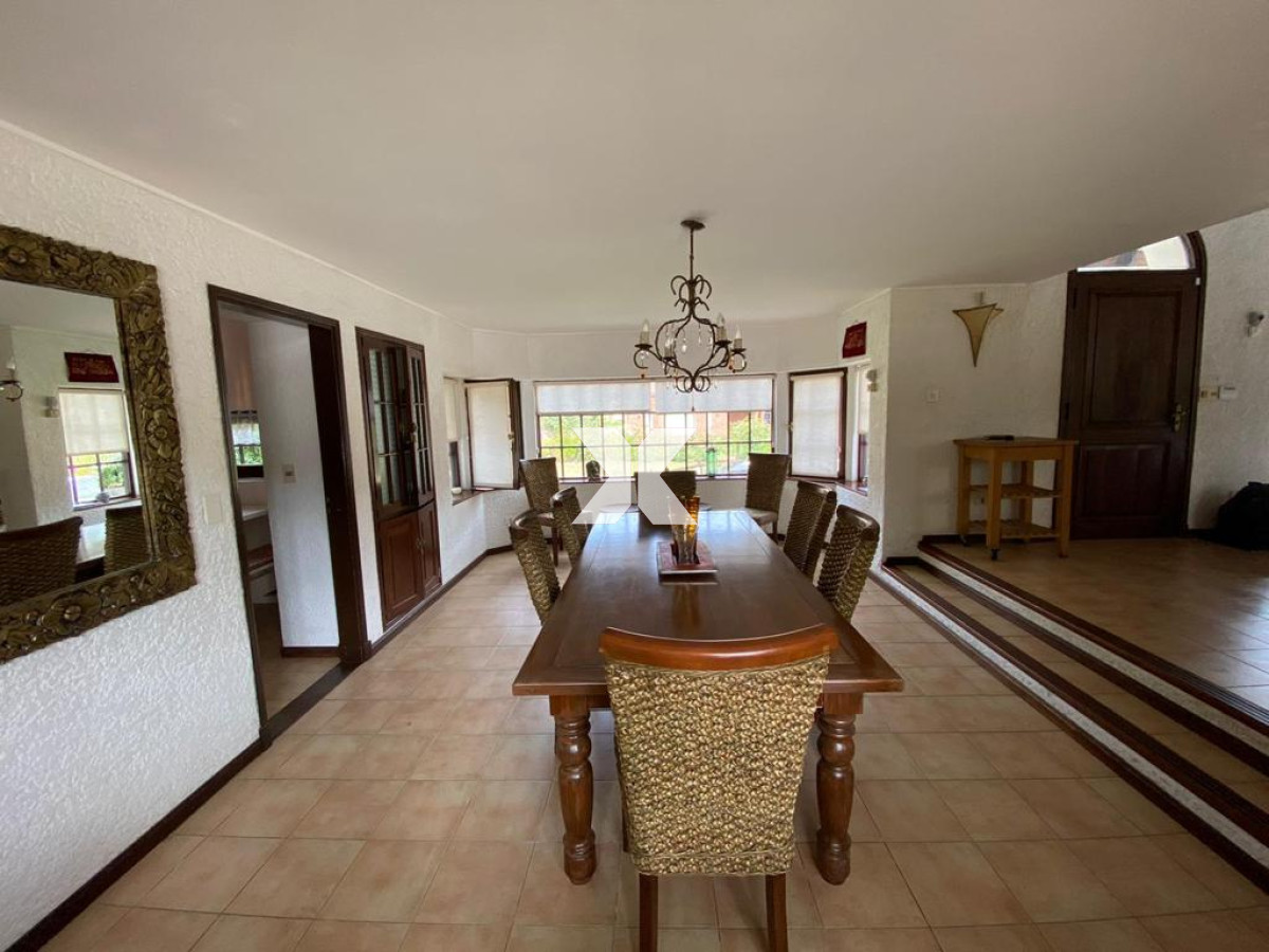 Casa ID.516 - LUGANO 5 DORMITORIOS 4 BAÑOS