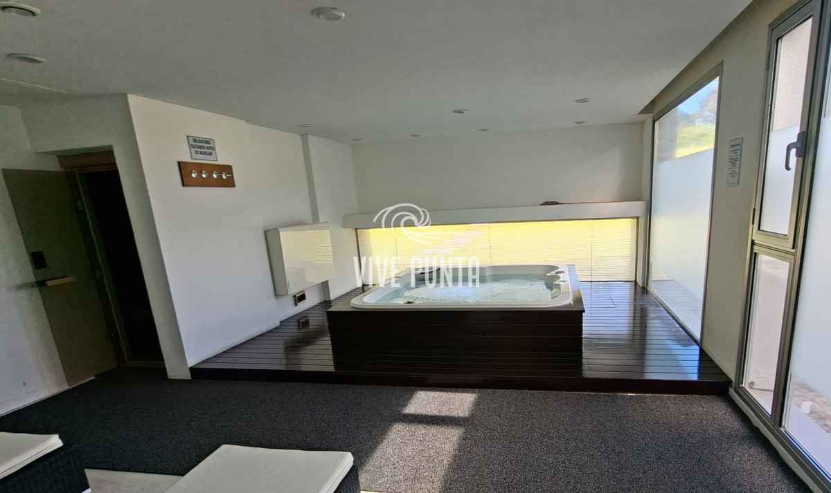 Apartamento ID.1099 - Excepcional plata en primera linea mansa 