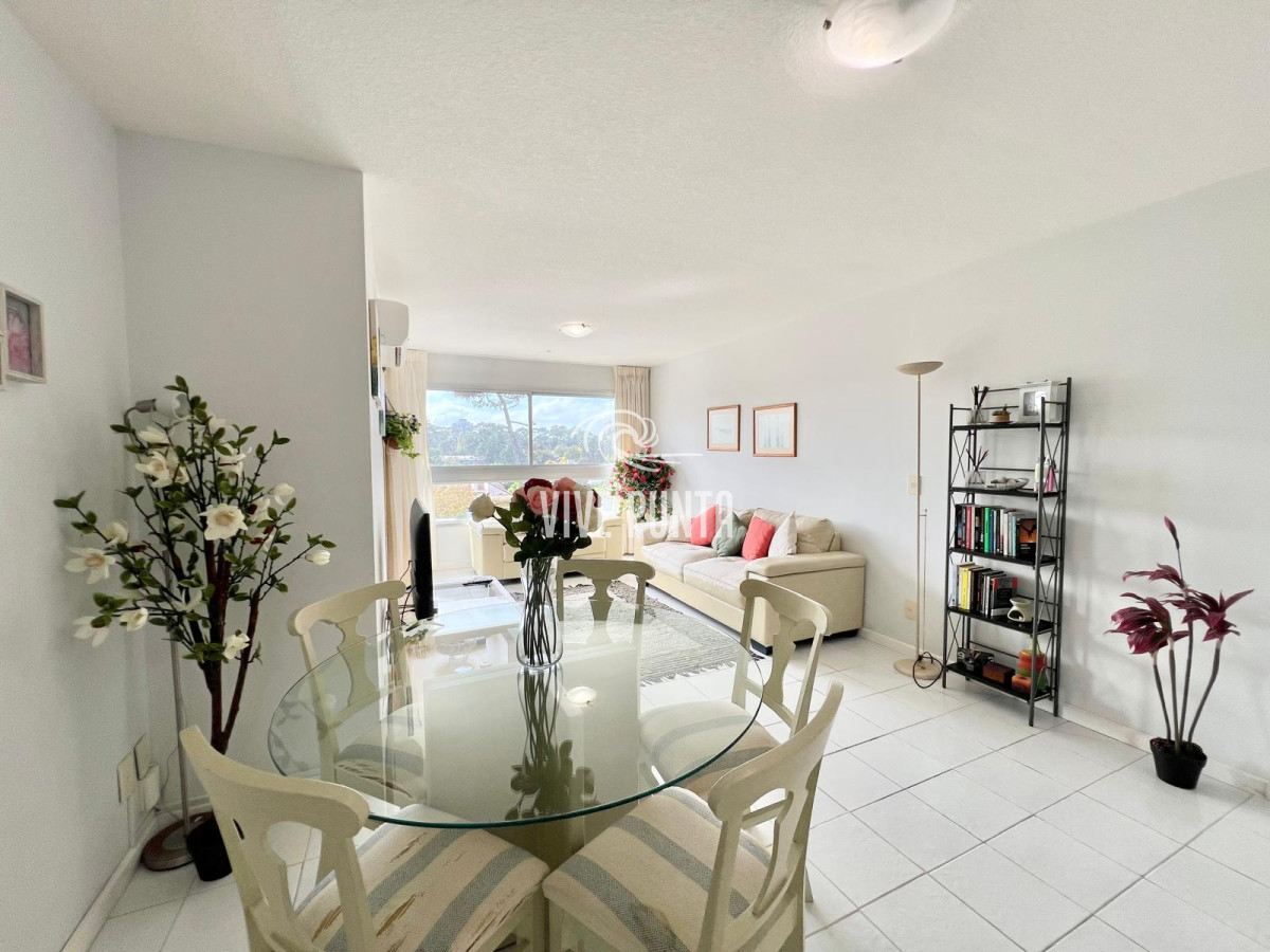 Apartamento ID.866 - Mansa, edificio con servicios. Parada 8.