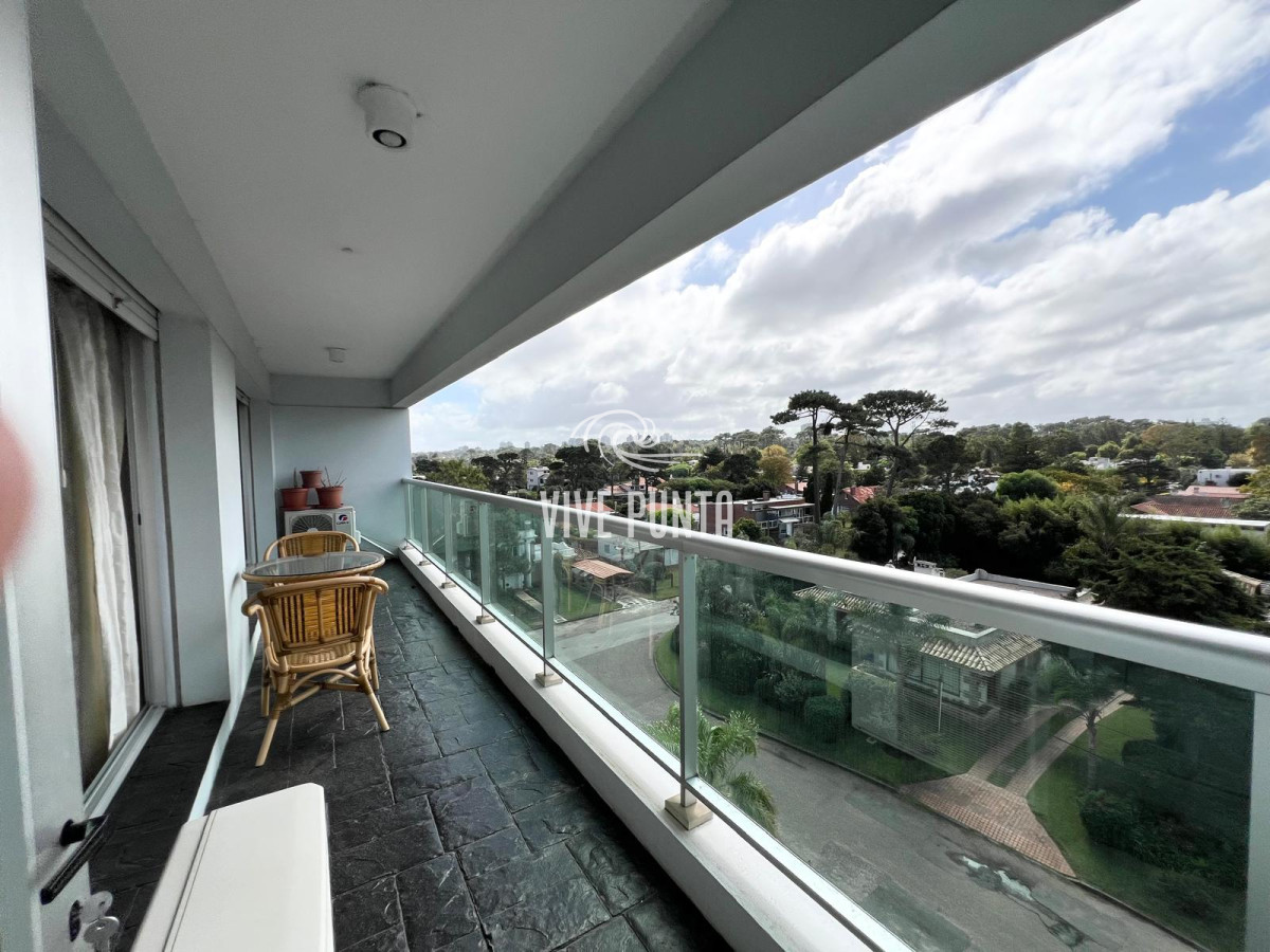 Apartamento ID.866 - Mansa, edificio con servicios. Parada 8.