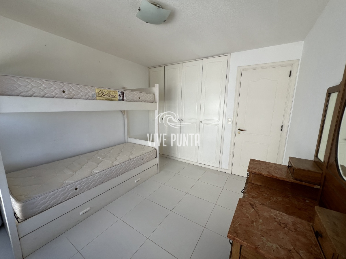 Apartamento ID.670 - Playa Mansa 