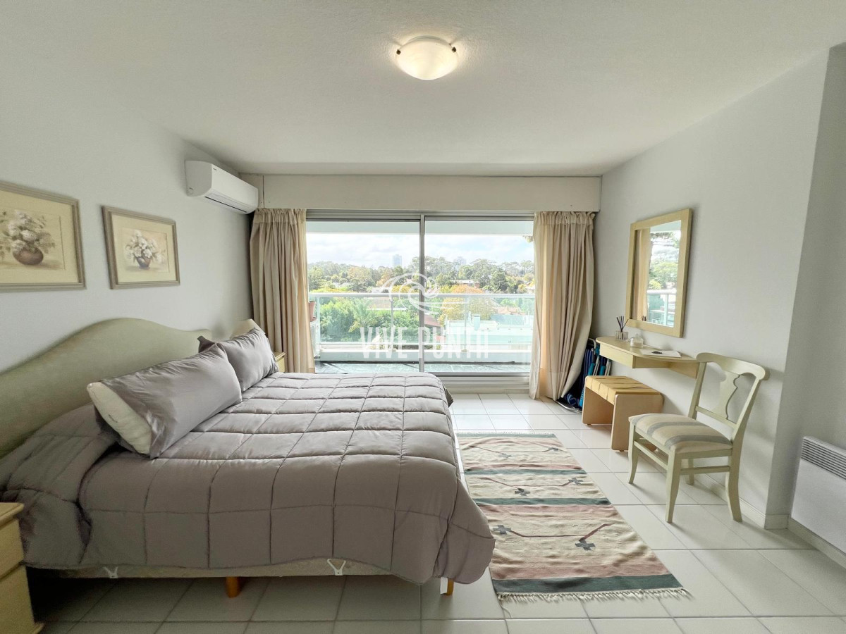 Apartamento ID.866 - Mansa, edificio con servicios. Parada 8.