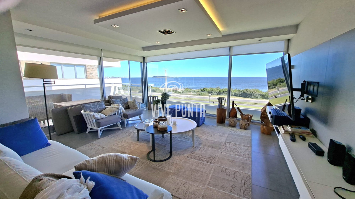 Apartamento ID.1099 - Excepcional plata en primera linea mansa 