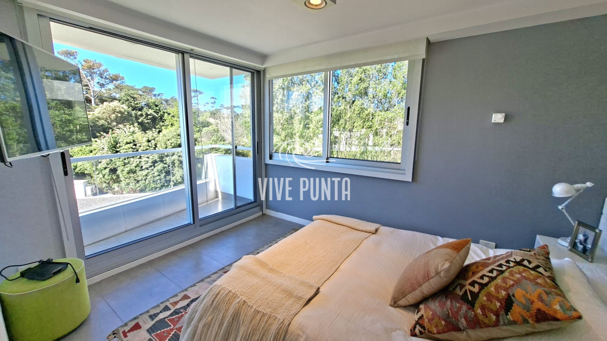 Apartamento ID.1099 - Excepcional plata en primera linea mansa 