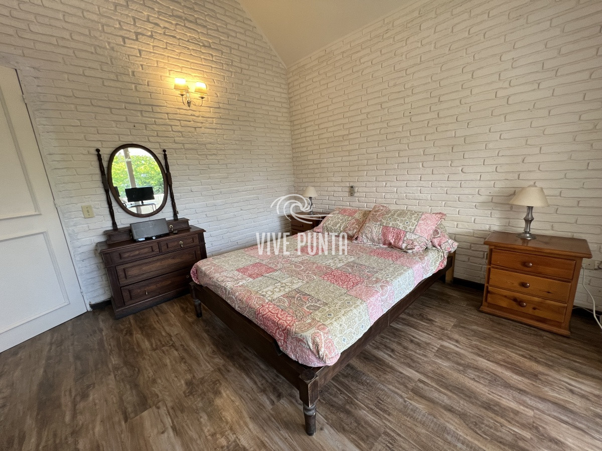 Casa ID.711 -  Casa en mansa parada 8