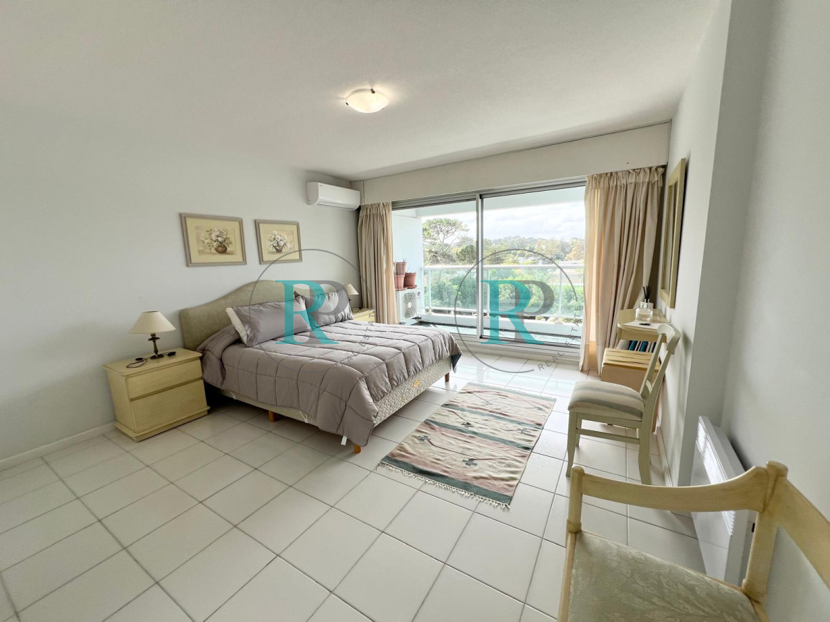 Apartamento ID.2242 - Apto en venta de 2 dormitorios, 2 baños, 1 en suite Mansa Pda. 8