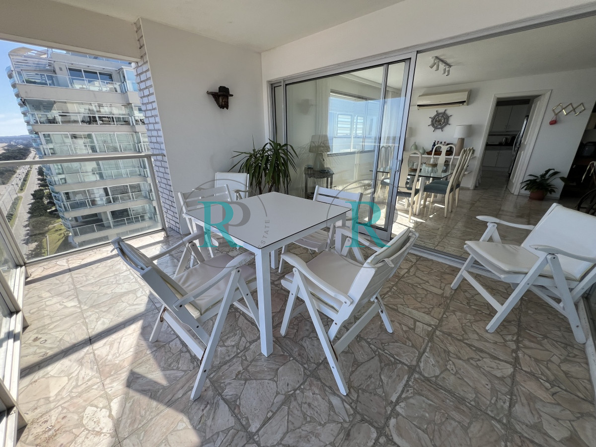 Apartamento ID.2302 - primera linea mansa