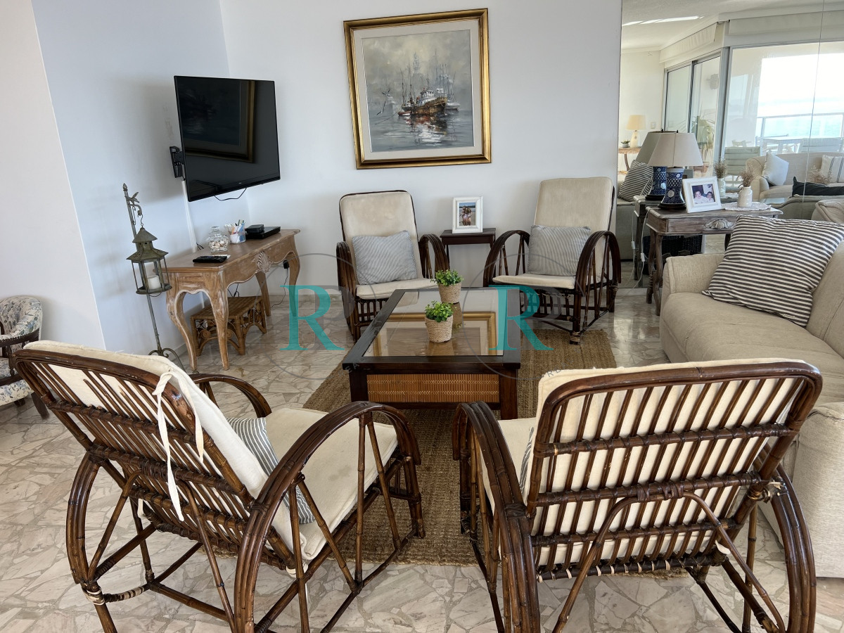 Apartamento ID.2302 - primera linea mansa