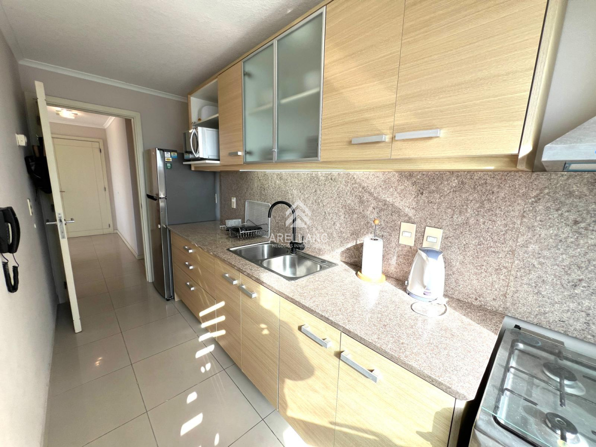 Apartamento ID.4901 - apartamento en venta de 3 dormitorios 3 baños, zona shopping, punta del este