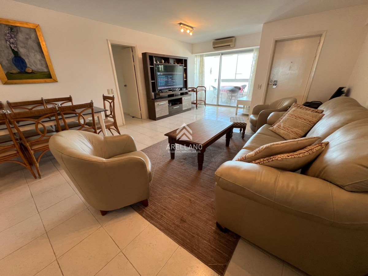 Apartamento ID.5295 - Venta apartamento 3 dormitorios 