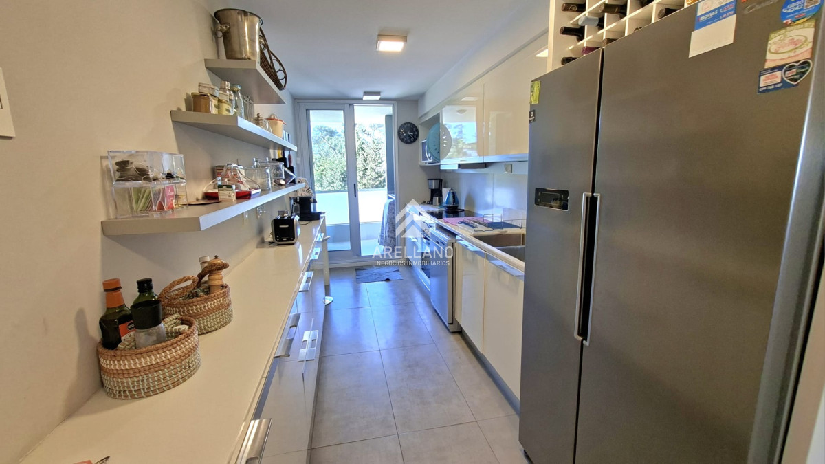 Apartamento ID.5592 - Excepcional planta en primera linea mansa 