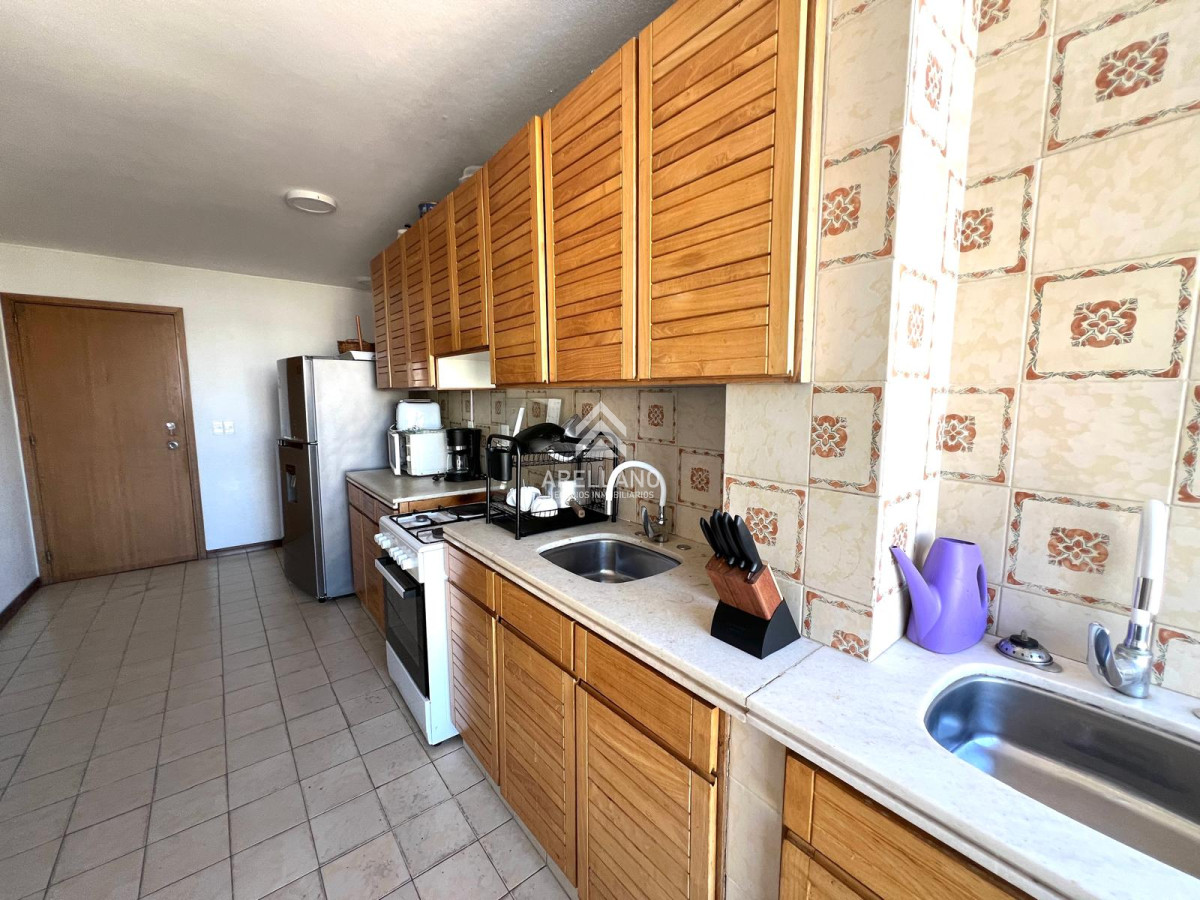 Apartamento ID.5055 - apartamento en venta zona shopping punta, 2 dormitorios y dependencia