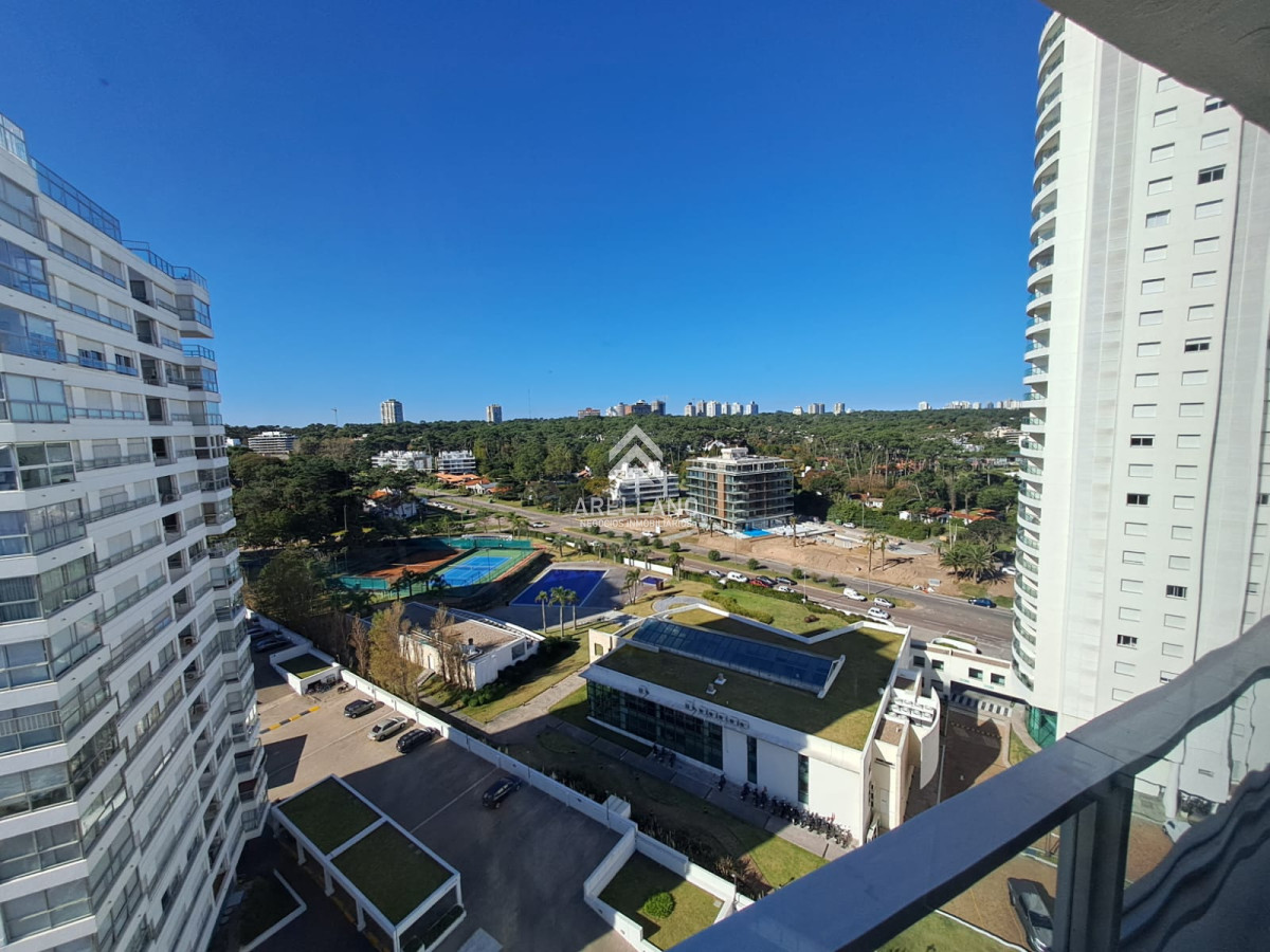 Apartamento ID.5360 - En venta primera linea playa mansa apartamento de 2 dormitorios y medio