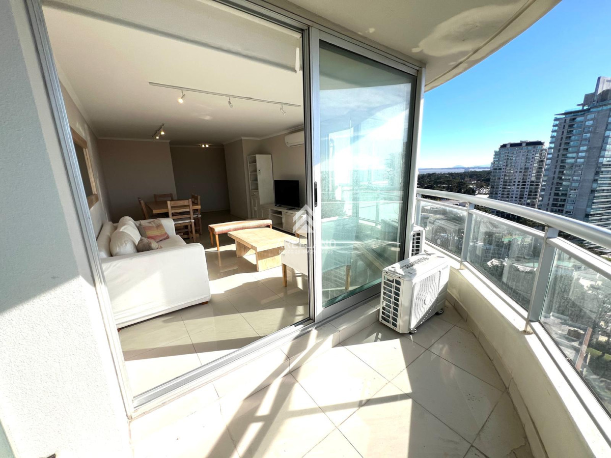 Apartamento ID.4901 - apartamento en venta de 3 dormitorios 3 baños, zona shopping, punta del este