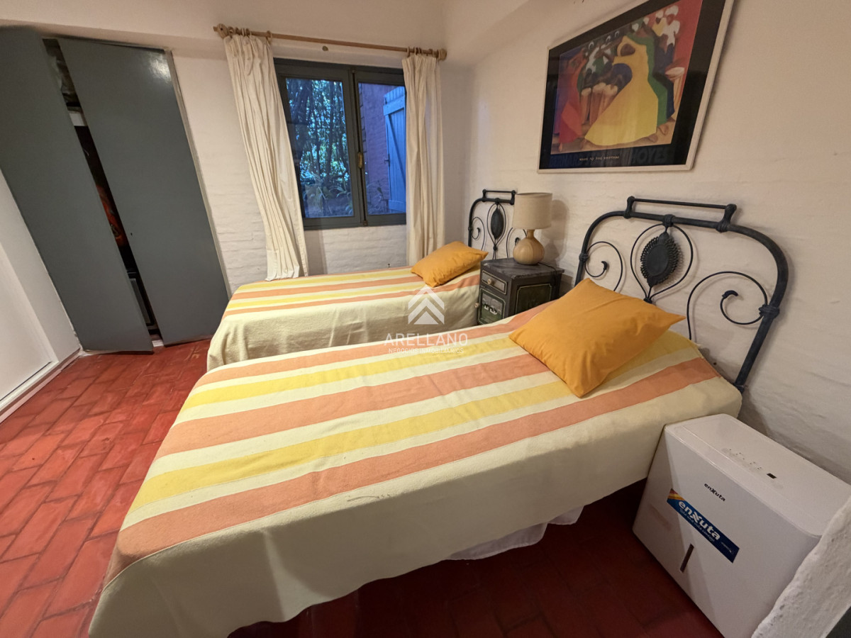 Casa ID.6486 - Venta casa 3 dormitorios y dependencia 