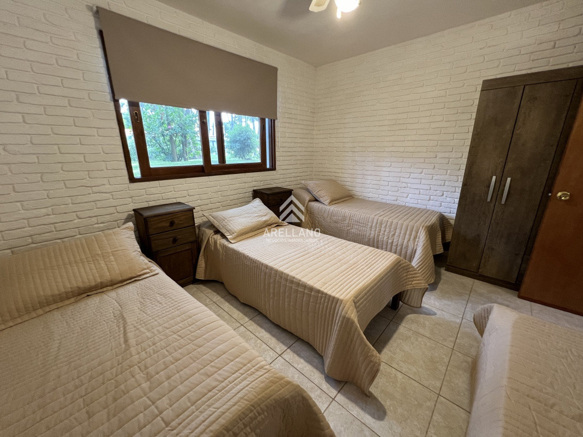 Casa ID.3359 - Alquiler temporal casa 3 dormitorios  Lugano - Punta del Este
