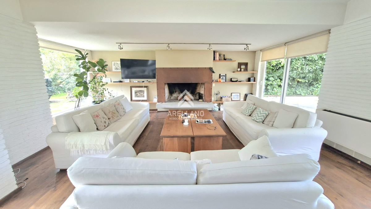 Casa ID.5790 - Venta casa 8 dormitorios 