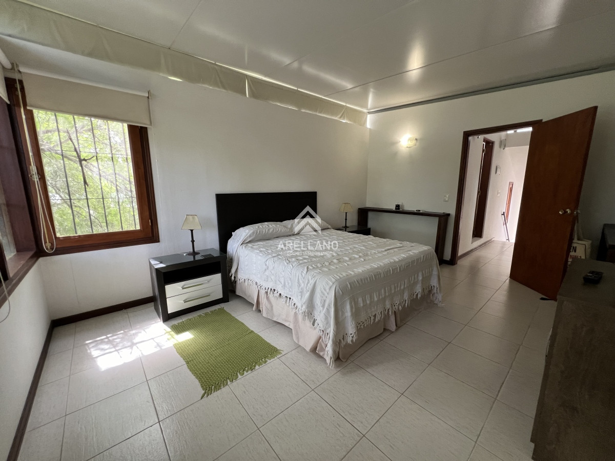 Casa ID.3359 - Alquiler temporal casa 3 dormitorios  Lugano - Punta del Este