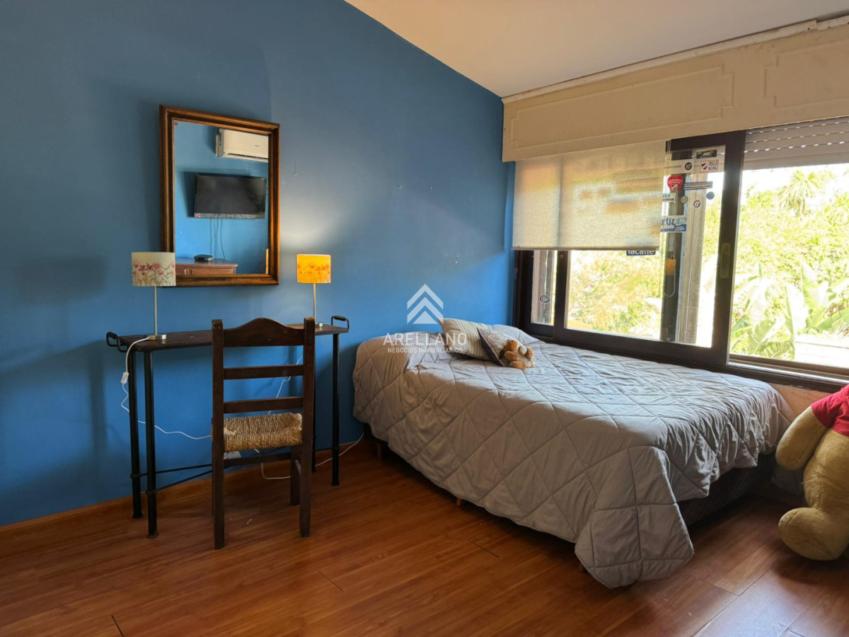 Casa ID.6482 - Venta casa 4 dormitorios Playa Mansa -  Punta del Este