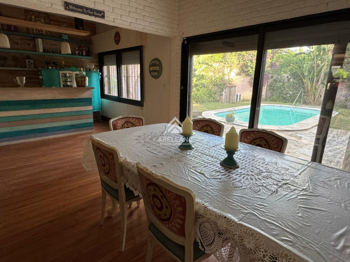 Casa ID.6482 - Venta casa 4 dormitorios Playa Mansa -  Punta del Este