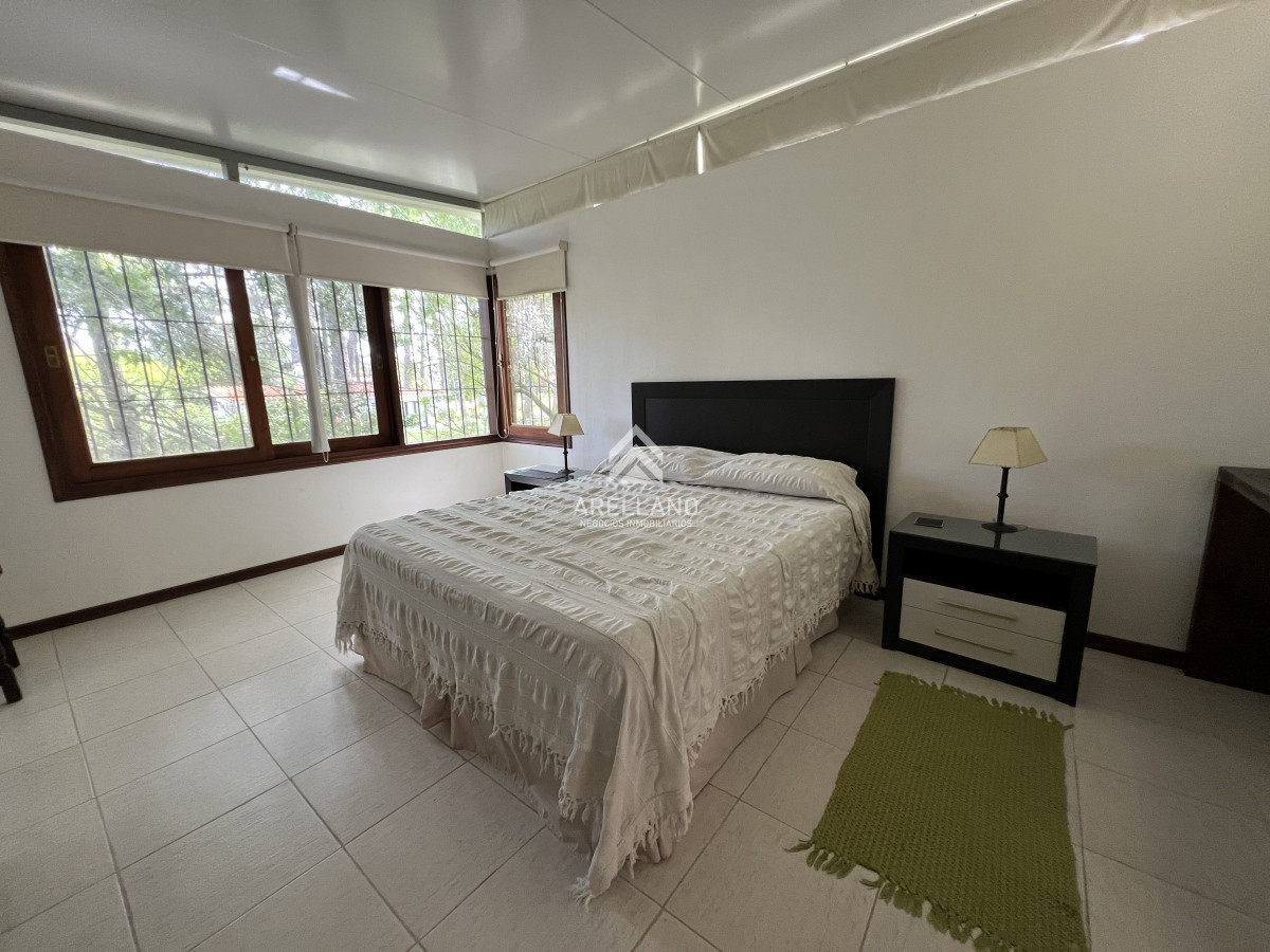 Casa ID.3359 - Alquiler temporal casa 3 dormitorios  Lugano - Punta del Este