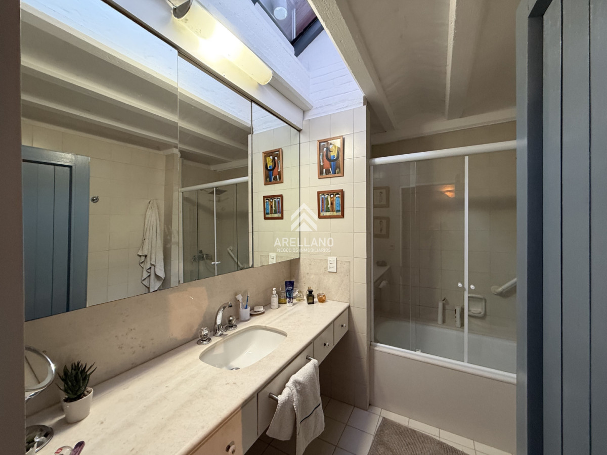Casa ID.6486 - Venta casa 3 dormitorios y dependencia 