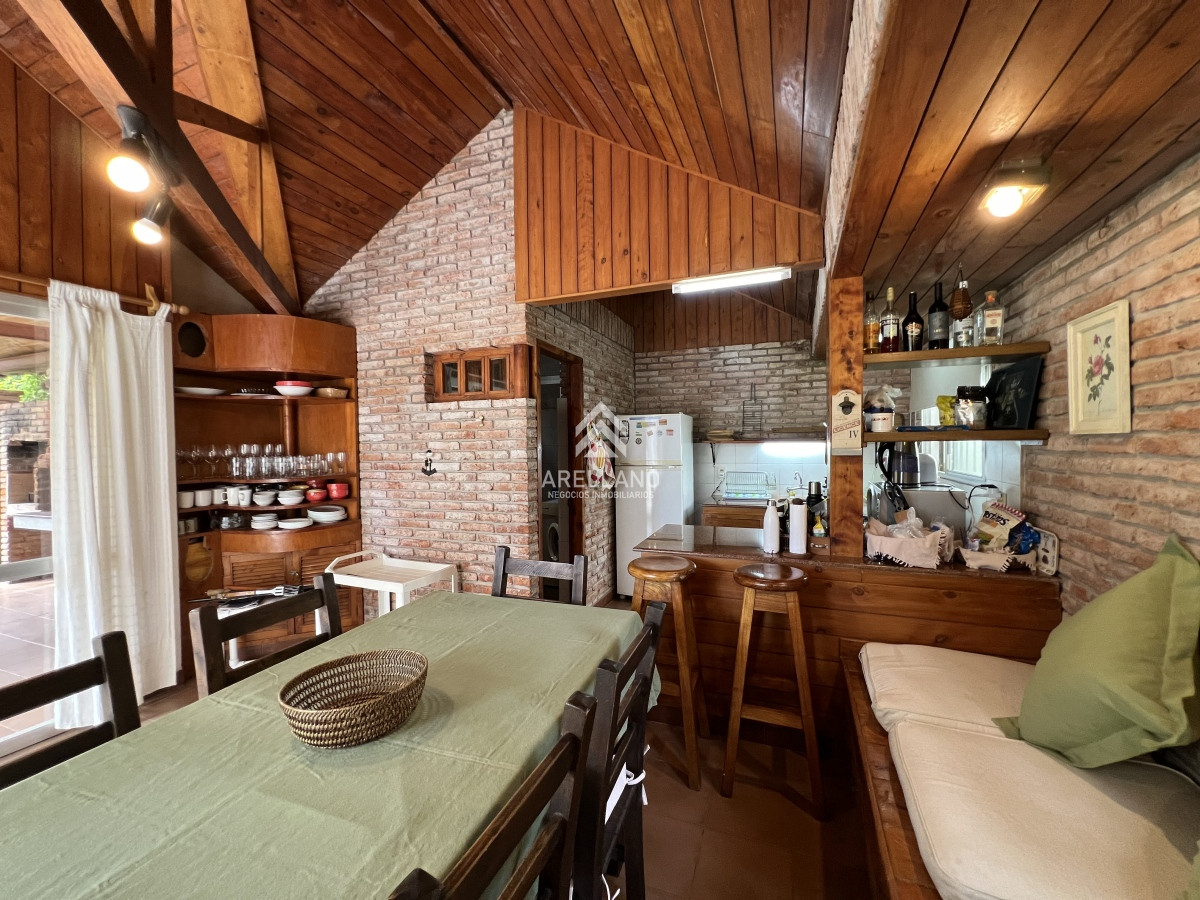 Casa ID.3359 - Alquiler temporal casa 3 dormitorios  Lugano - Punta del Este