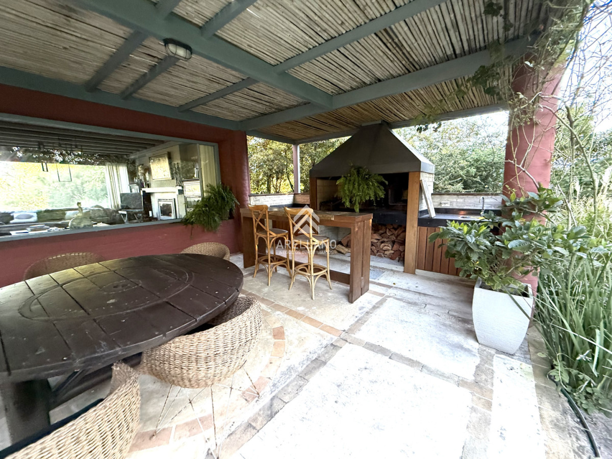Casa ID.6486 - Venta casa 3 dormitorios y dependencia 
