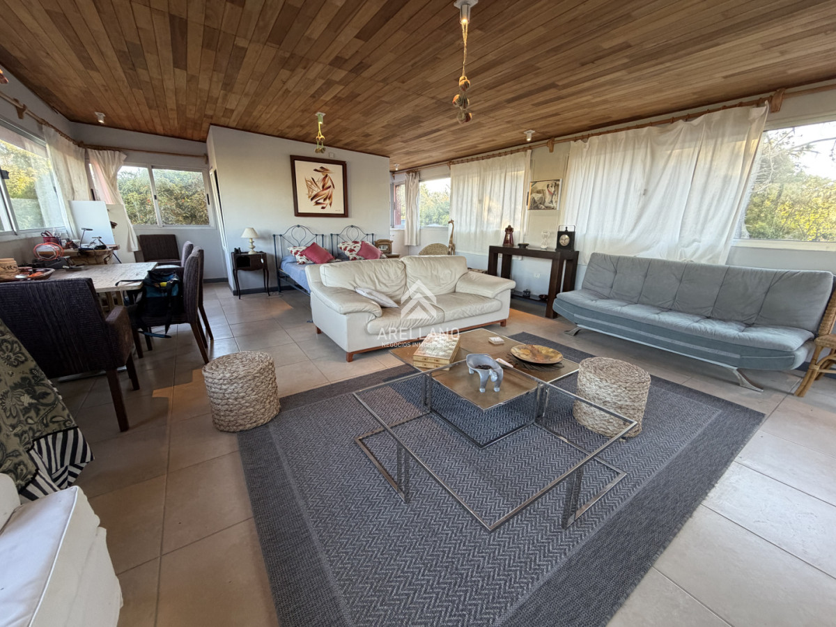Casa ID.6486 - Venta casa 3 dormitorios y dependencia 