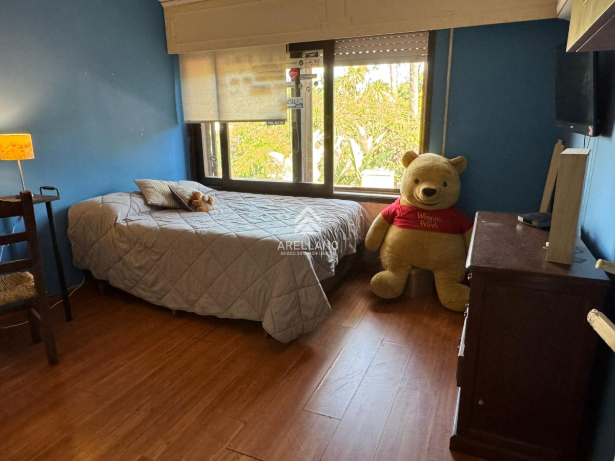 Casa ID.6482 - Venta casa 4 dormitorios Playa Mansa -  Punta del Este