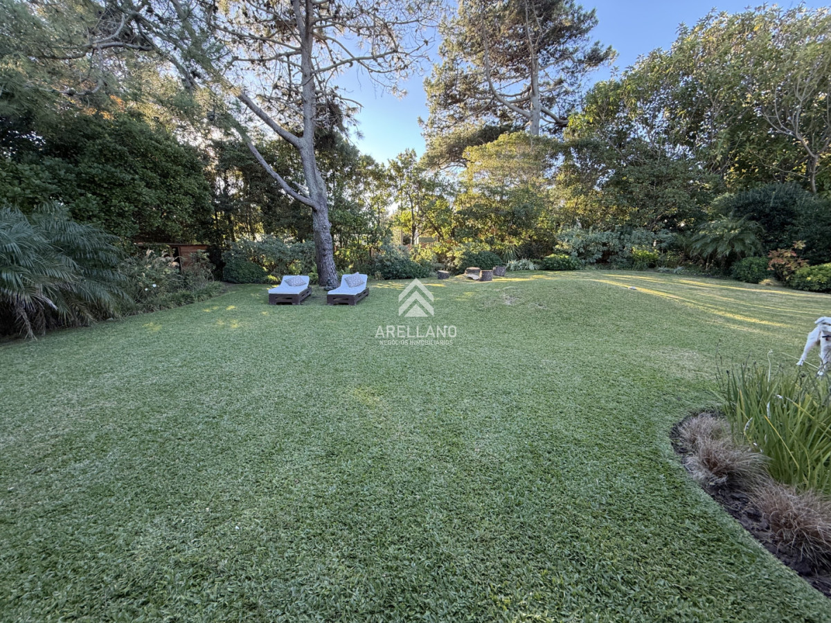 Casa ID.6486 - Venta casa 3 dormitorios y dependencia 
