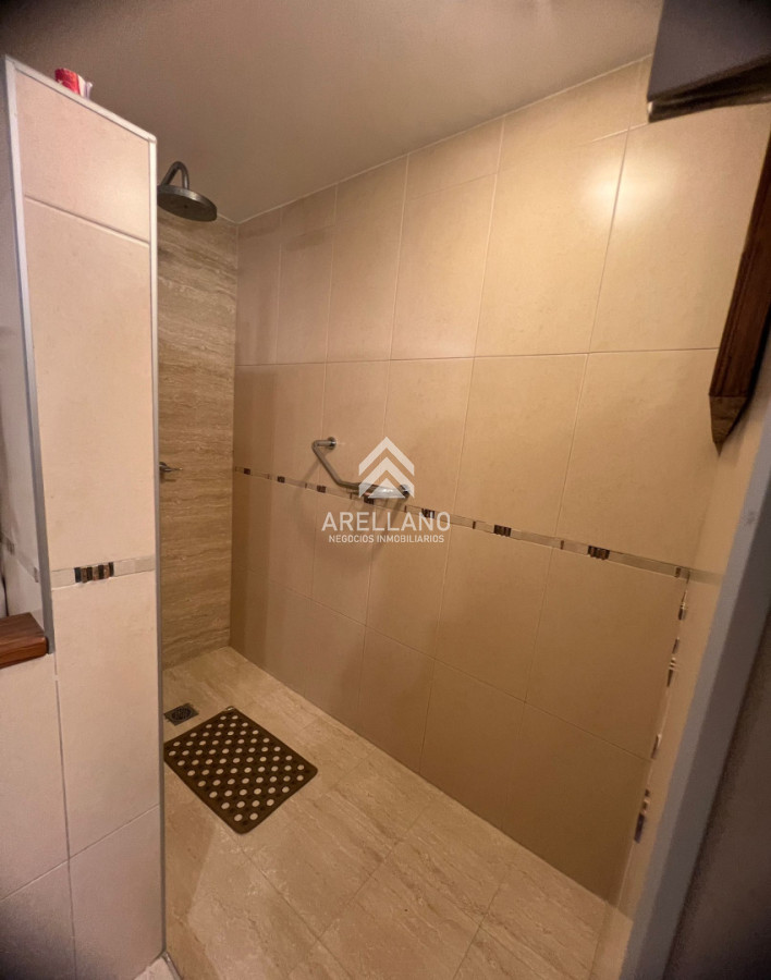 Casa ID.6482 - Venta casa 4 dormitorios Playa Mansa -  Punta del Este