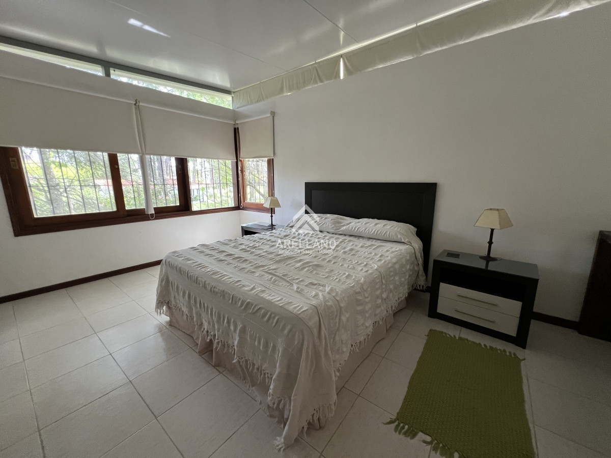 Casa ID.3359 - Alquiler temporal casa 3 dormitorios  Lugano - Punta del Este