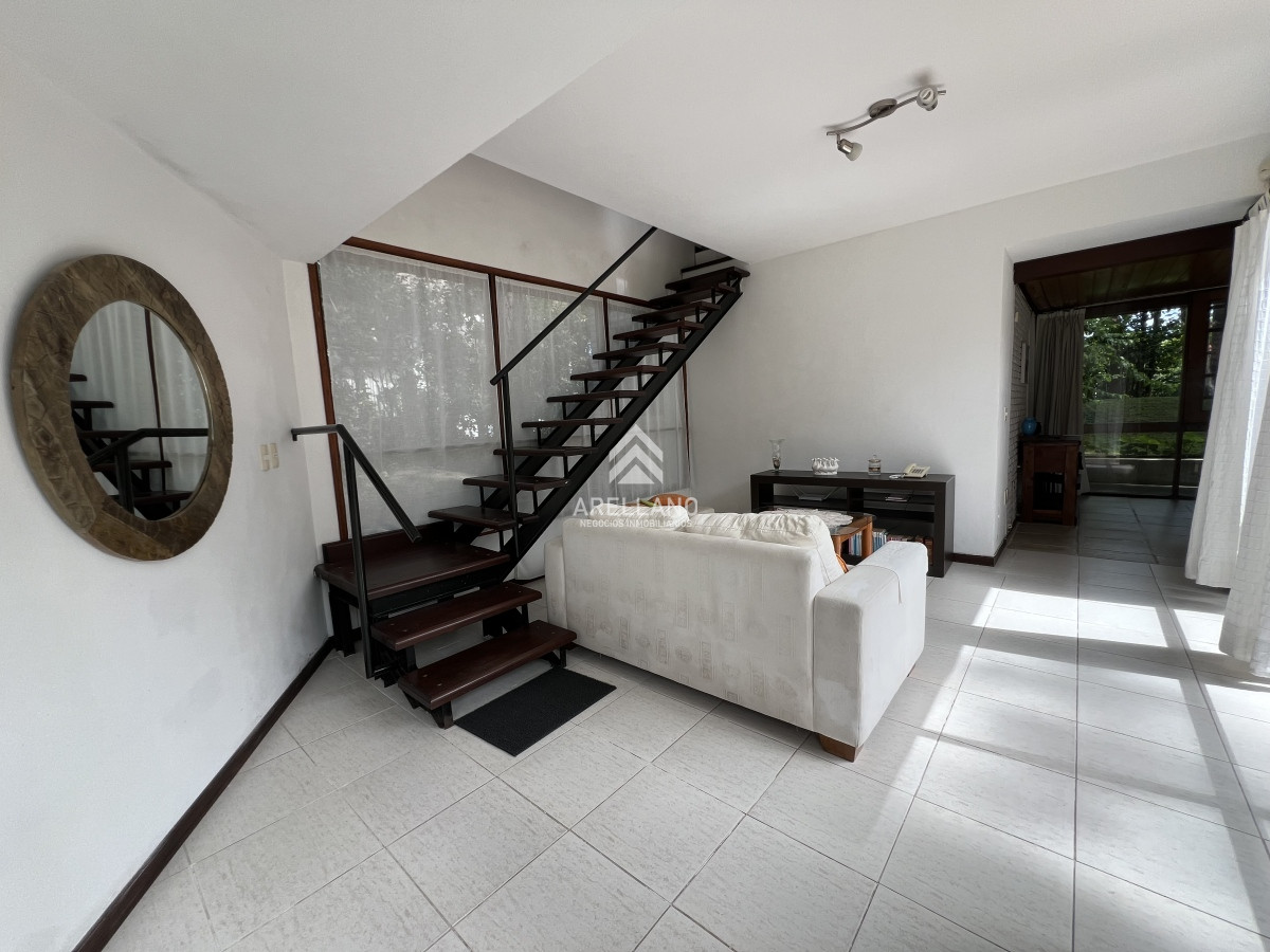 Casa ID.3359 - Alquiler temporal casa 3 dormitorios  Lugano - Punta del Este
