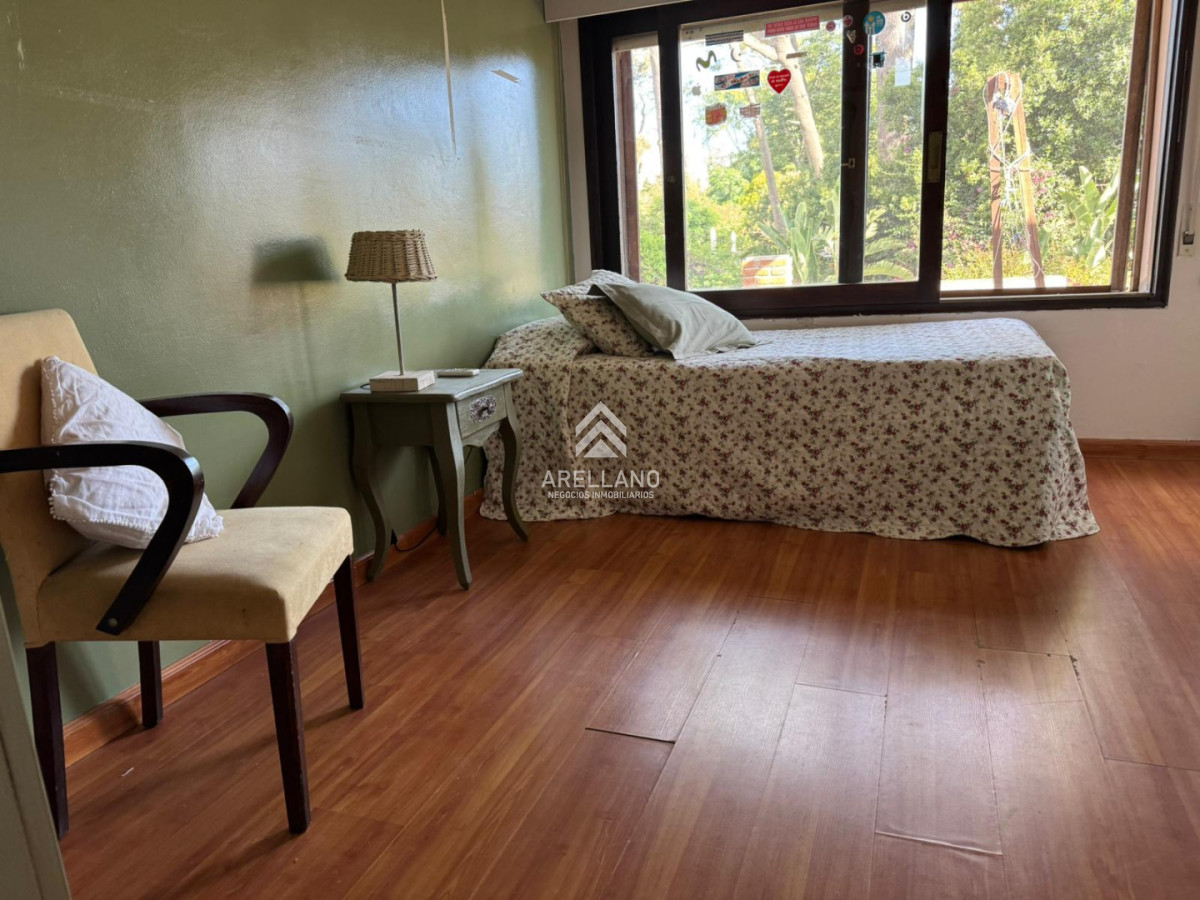 Casa ID.6482 - Venta casa 4 dormitorios Playa Mansa -  Punta del Este