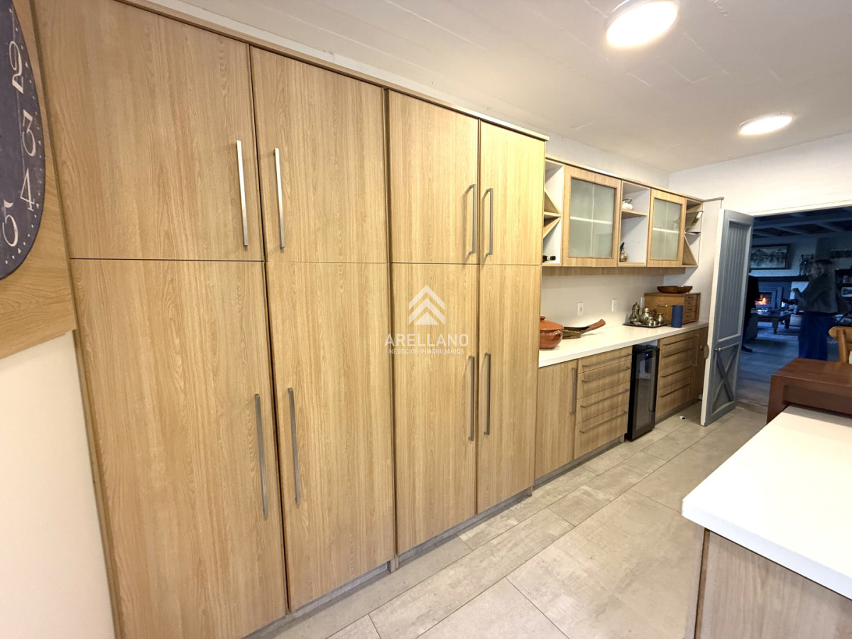 Casa ID.6486 - Venta casa 3 dormitorios y dependencia 