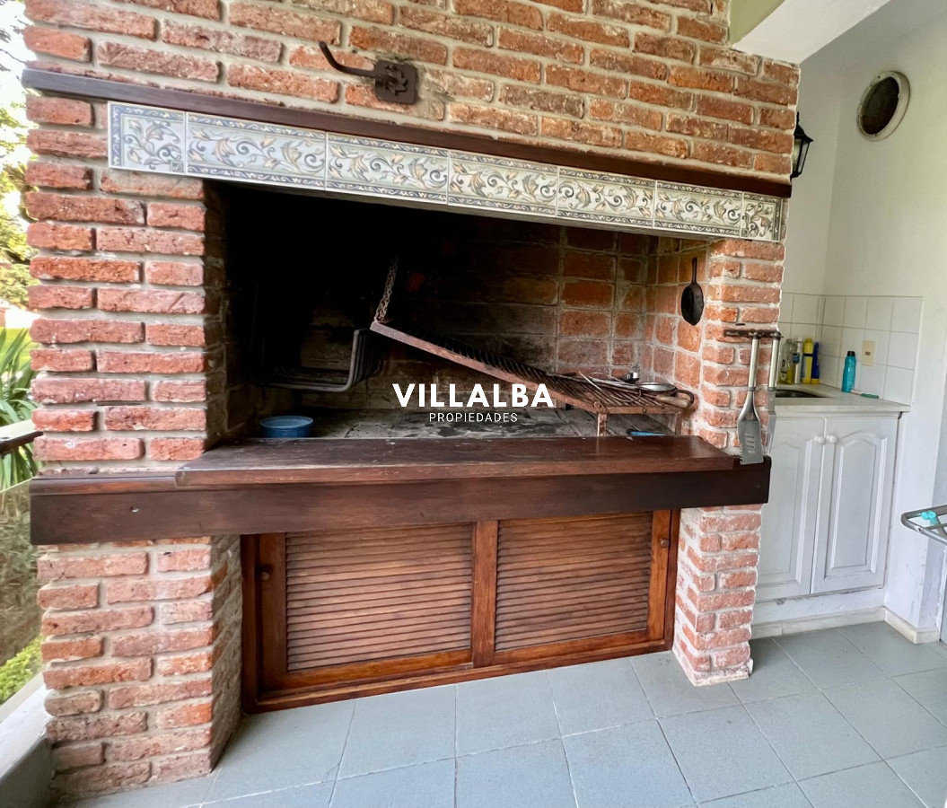 Apartamento ID.3502 - En venta, playa mansa, zona parada 16, de 3 dormitorios, con parrillero.