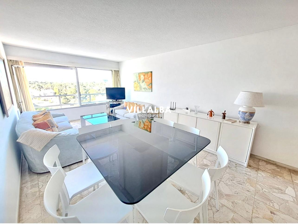 Apartamento ID.3505 - En venta primera linea playa mansa apartamento de 2 dormitorios y medio