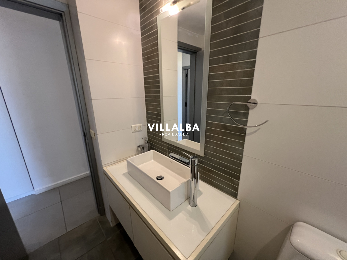 Apartamento ID.4449 - Apartamento de 2 dormitorios 2 baños, en venta. Parrillero.
