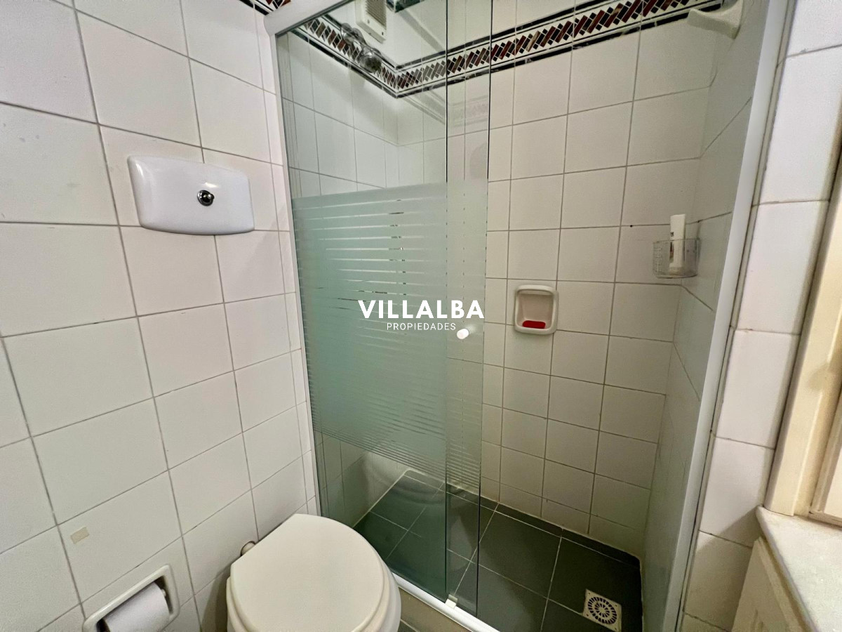 Apartamento ID.3502 - En venta, playa mansa, zona parada 16, de 3 dormitorios, con parrillero.