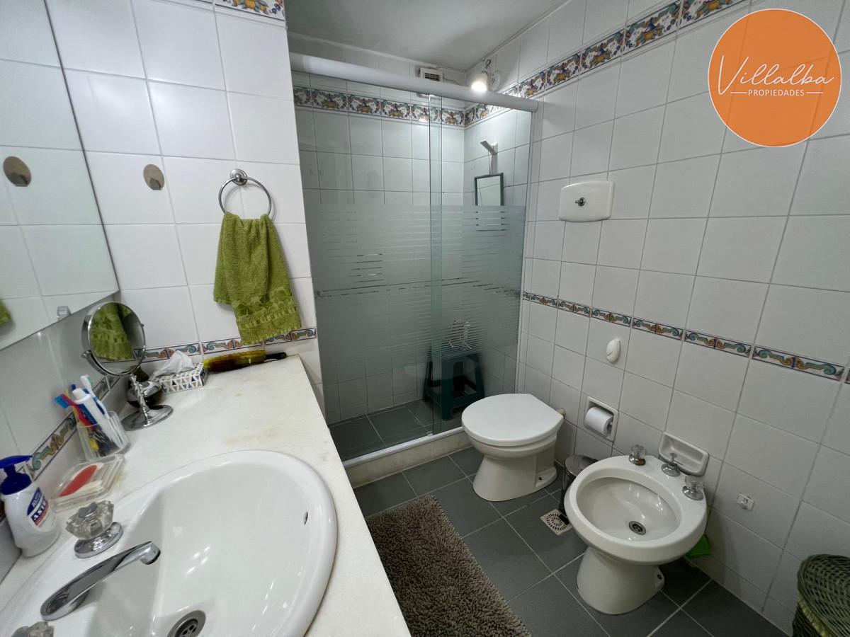 Apartamento ID.3502 - En venta, playa mansa, zona parada 16, de 3 dormitorios, con parrillero.