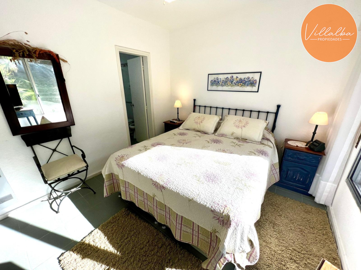 Apartamento ID.3502 - En venta, playa mansa, zona parada 16, de 3 dormitorios, con parrillero.