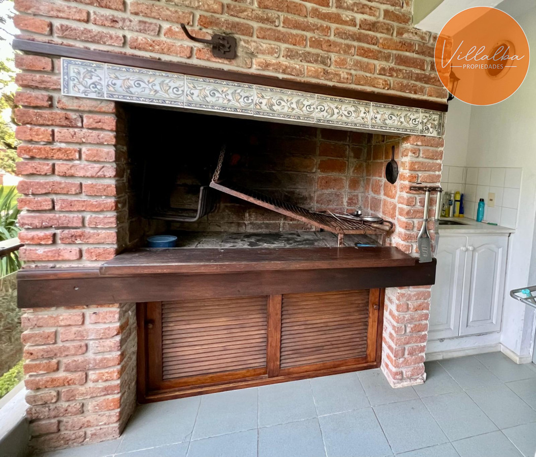 Apartamento ID.3502 - En venta, playa mansa, zona parada 16, de 3 dormitorios, con parrillero.